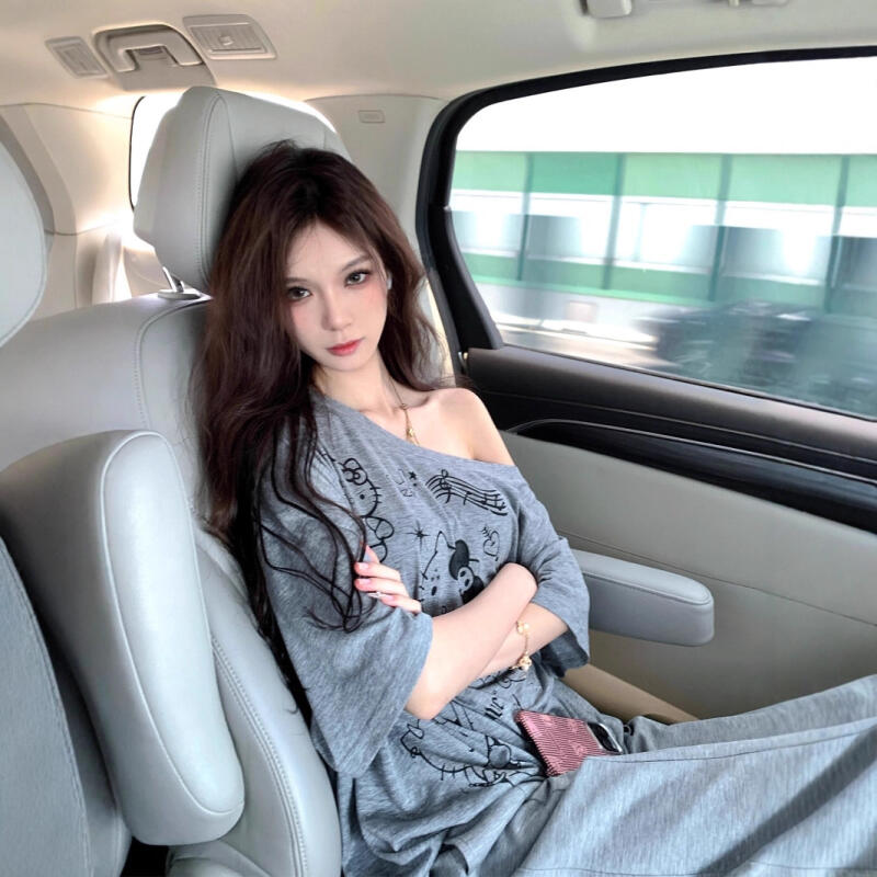 Off Shoulder Top - Güneşten Koruyucu Bluz Hello Kitty Eğimli